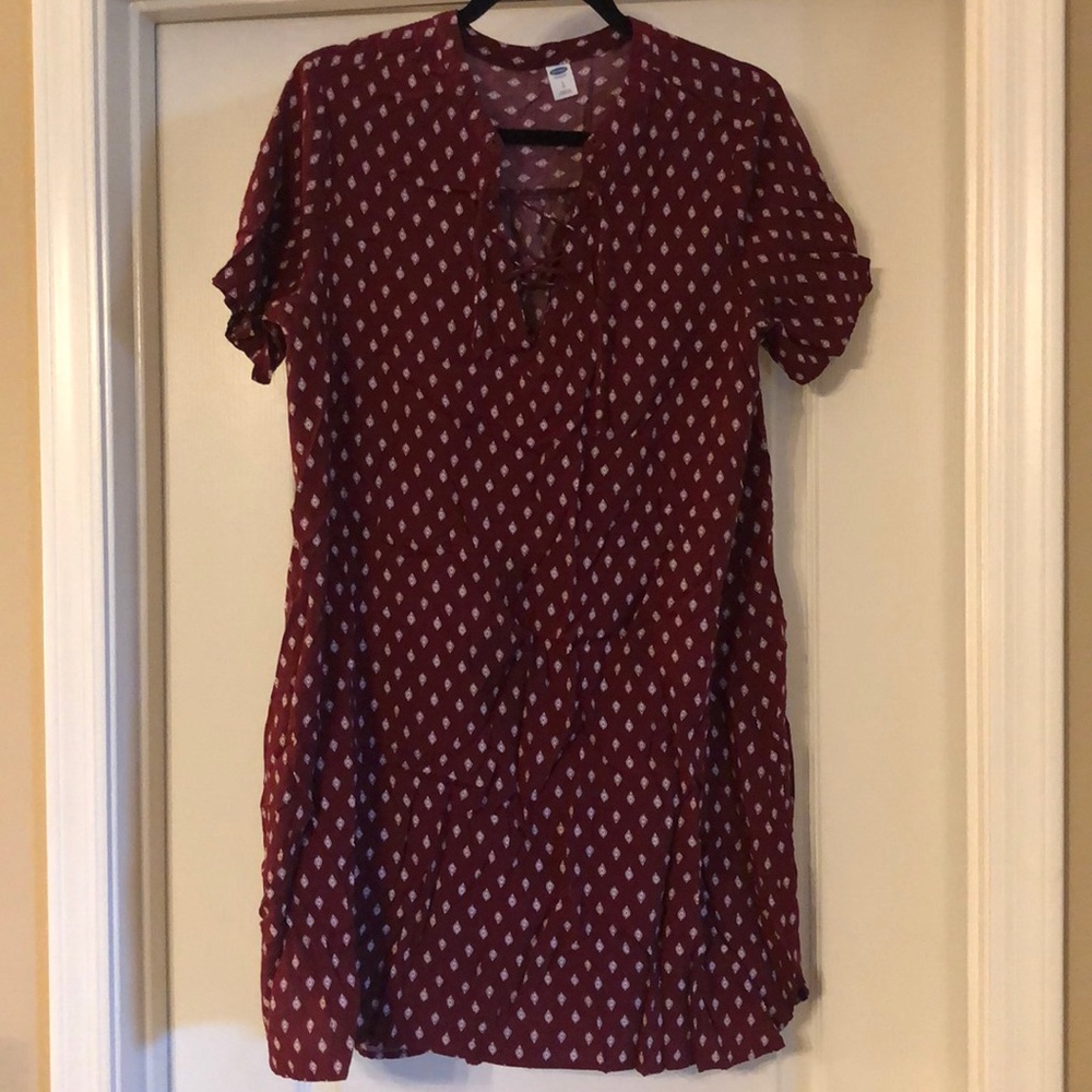 Old Navy maroon patterned dress